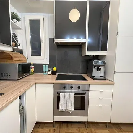 Cozy Andrassy Budapest